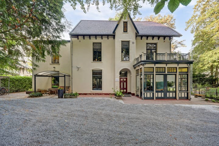Vrijstaande woning te koop: Stationsweg 74, Ede
