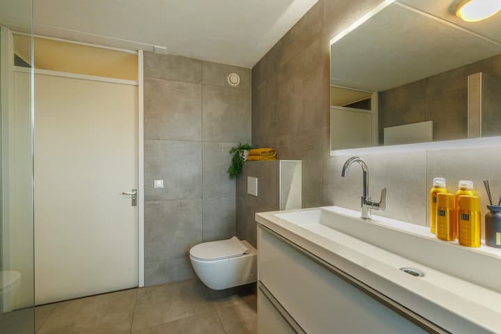 Tussenwoning te koop: Abe Lenstrastraat 13, Oldenzaal