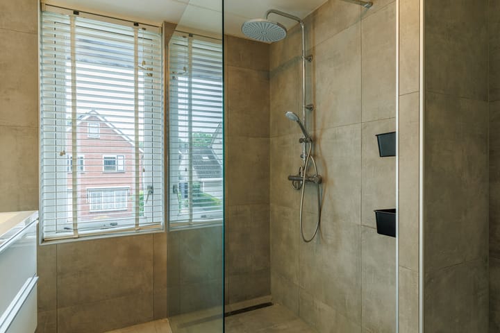 Tussenwoning te koop: Abe Lenstrastraat 13, Oldenzaal