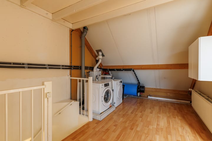 Tussenwoning te koop: Abe Lenstrastraat 13, Oldenzaal