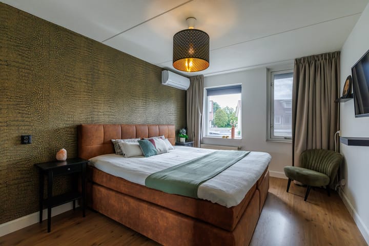 Tussenwoning te koop: Abe Lenstrastraat 13, Oldenzaal
