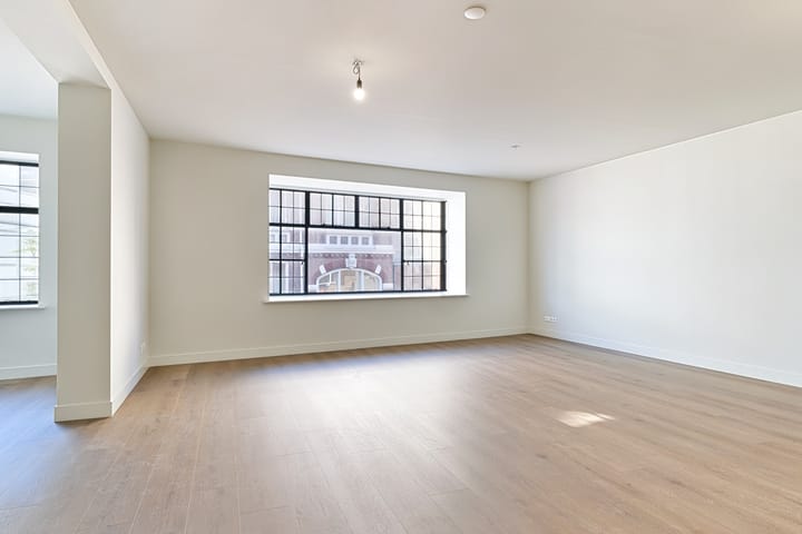 Appartement te huur: Stadhuisplein 329A, Tilburg