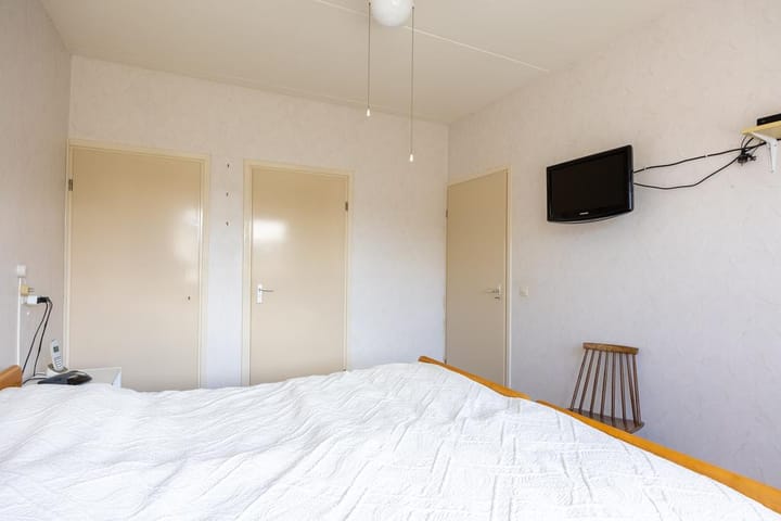 Tussenwoning te koop: Meester J.S. van Weerdenstraat 17, Leens