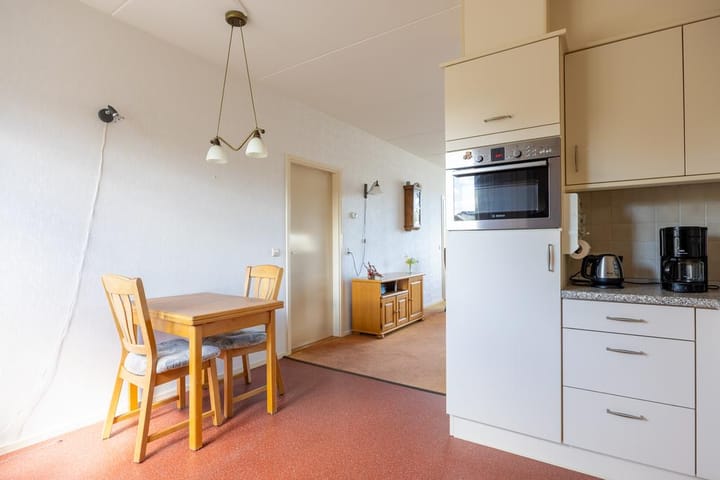 Tussenwoning te koop: Meester J.S. van Weerdenstraat 17, Leens