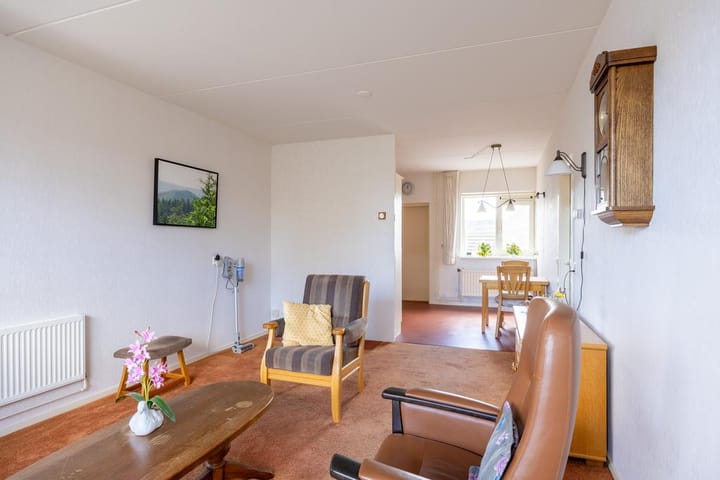 Tussenwoning te koop: Meester J.S. van Weerdenstraat 17, Leens