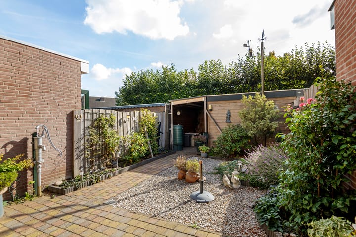 Tussenwoning te koop: Gerestein 16, Tiel