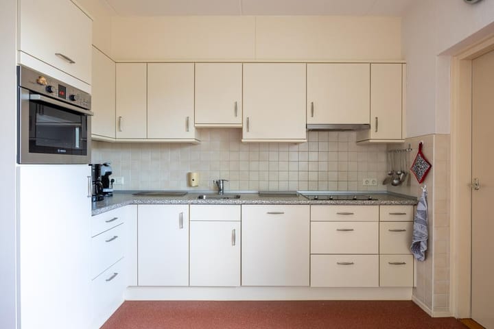 Tussenwoning te koop: Meester J.S. van Weerdenstraat 17, Leens