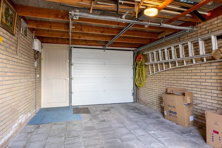 Tussenwoning te koop: Meester J.S. van Weerdenstraat 17, Leens