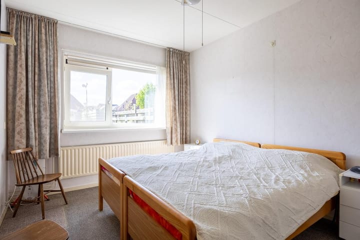Tussenwoning te koop: Meester J.S. van Weerdenstraat 17, Leens