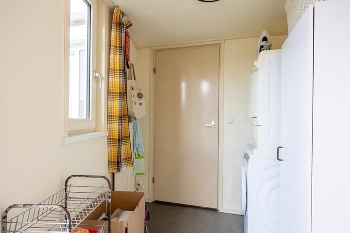Tussenwoning te koop: Meester J.S. van Weerdenstraat 17, Leens