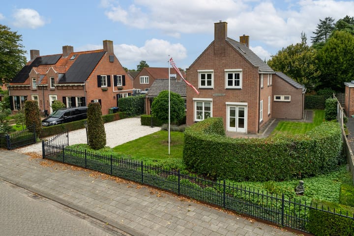 Photo 2 of Voorstraat 8