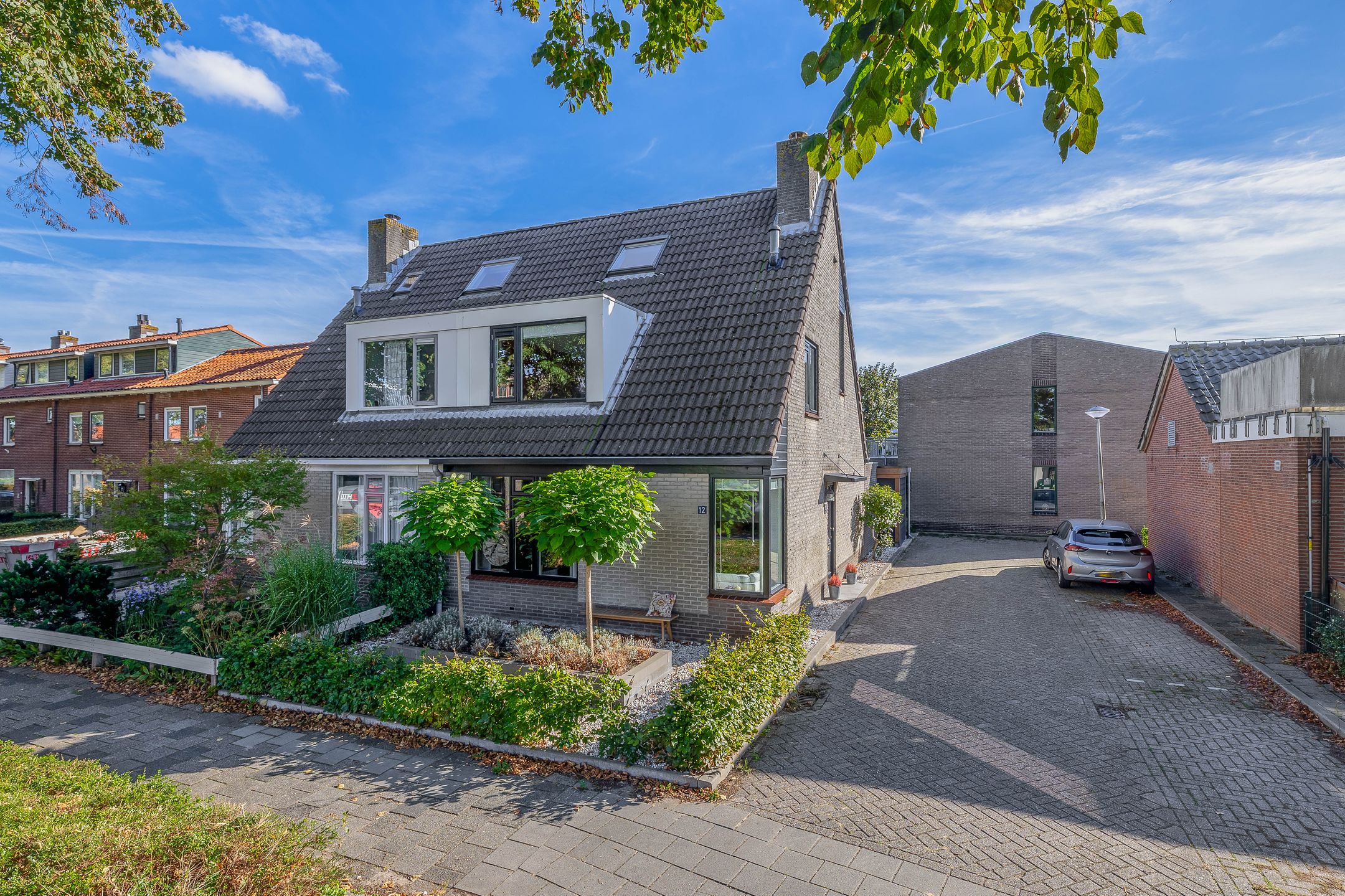 Raadhuisstraat 12