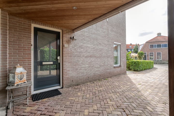 Twee-onder-één-kap te koop: Prins Bernhardstraat 25, Steenwijk