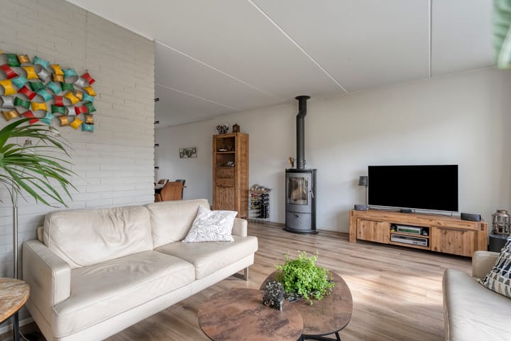Twee-onder-één-kap te koop: Prins Bernhardstraat 25, Steenwijk