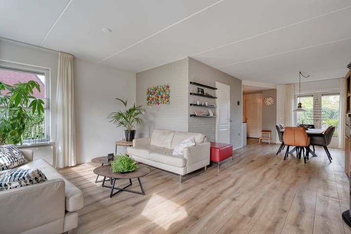 Twee-onder-één-kap te koop: Prins Bernhardstraat 25, Steenwijk