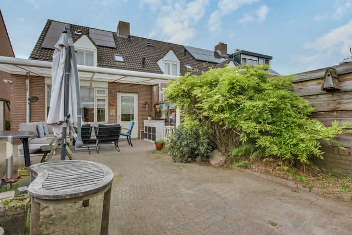 Hoekwoning te koop: Esdoorn 2, Oost West En Middelbeers