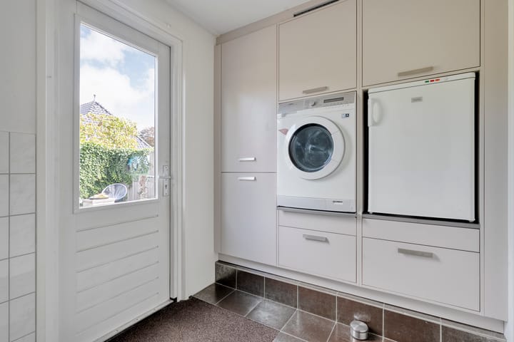 Twee-onder-één-kap te koop: Prins Bernhardstraat 25, Steenwijk