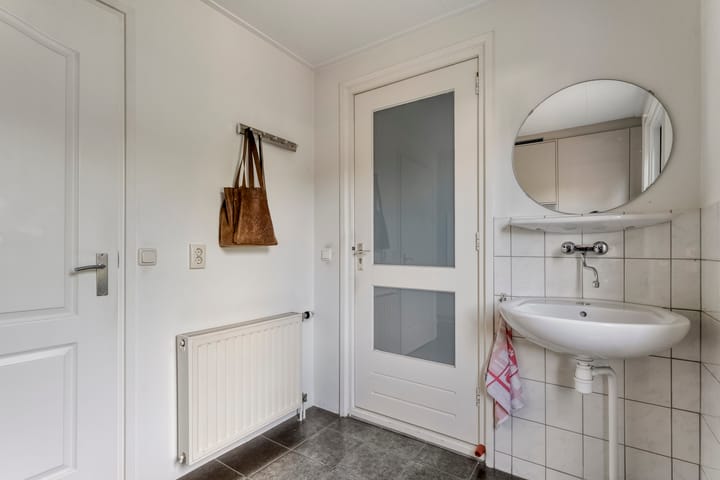 Twee-onder-één-kap te koop: Prins Bernhardstraat 25, Steenwijk