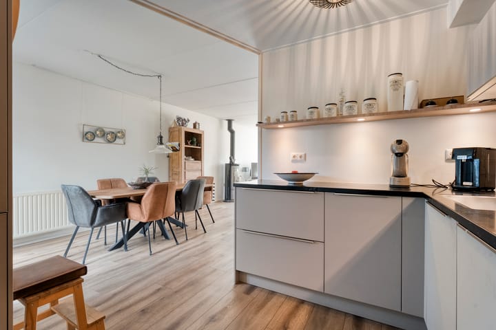 Twee-onder-één-kap te koop: Prins Bernhardstraat 25, Steenwijk