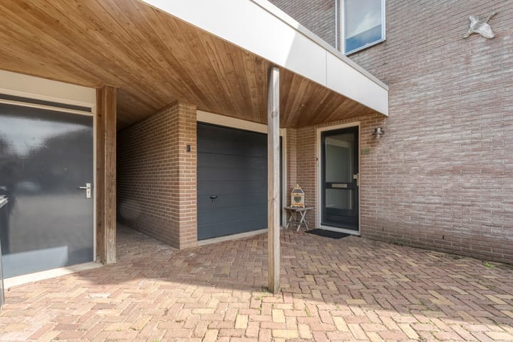 Twee-onder-één-kap te koop: Prins Bernhardstraat 25, Steenwijk