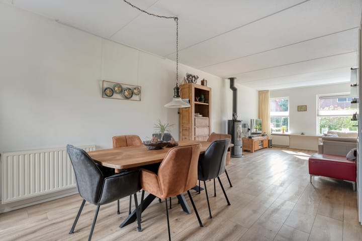 Twee-onder-één-kap te koop: Prins Bernhardstraat 25, Steenwijk