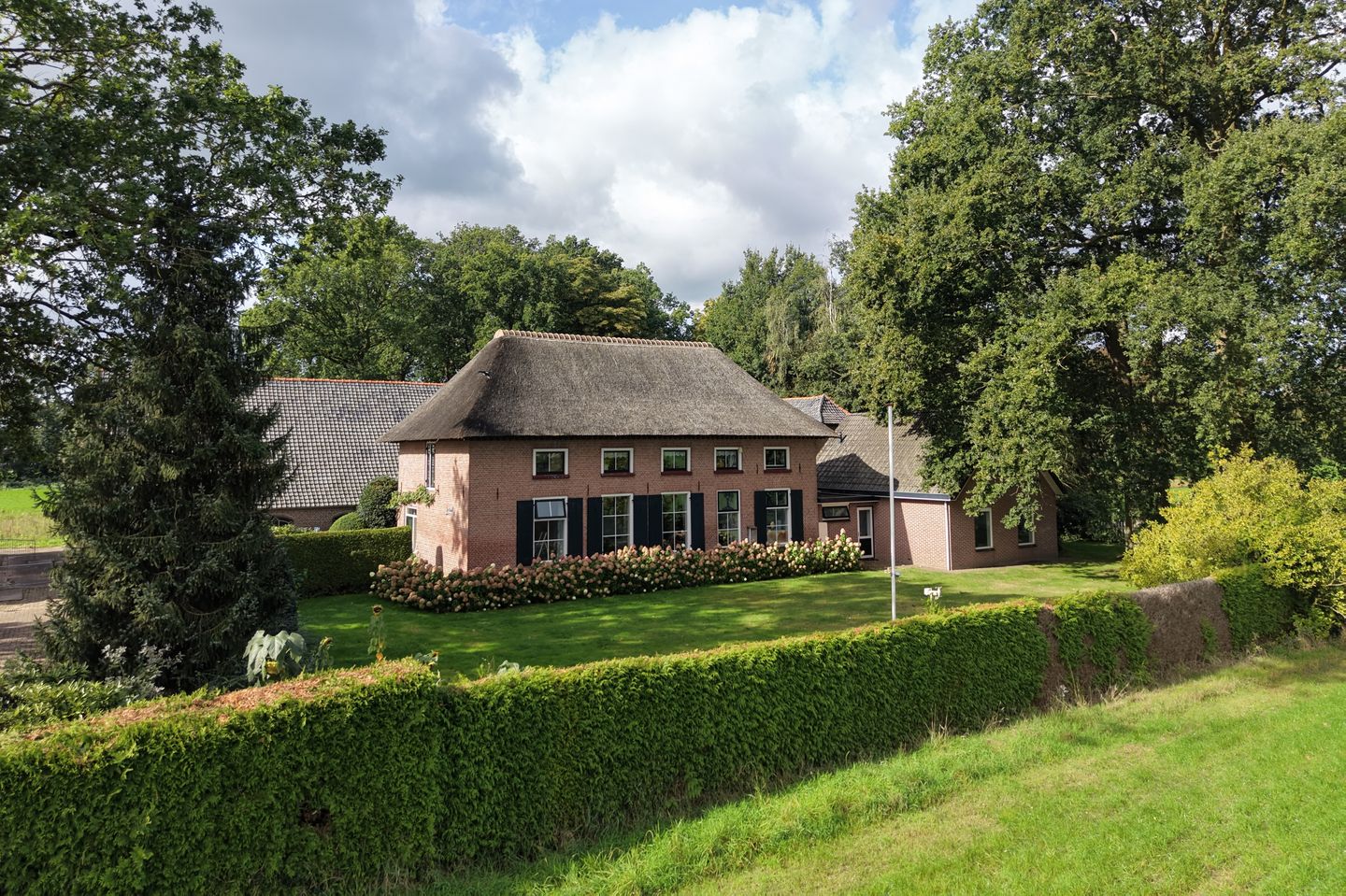 Photo 1 of Nederwoudseweg 70