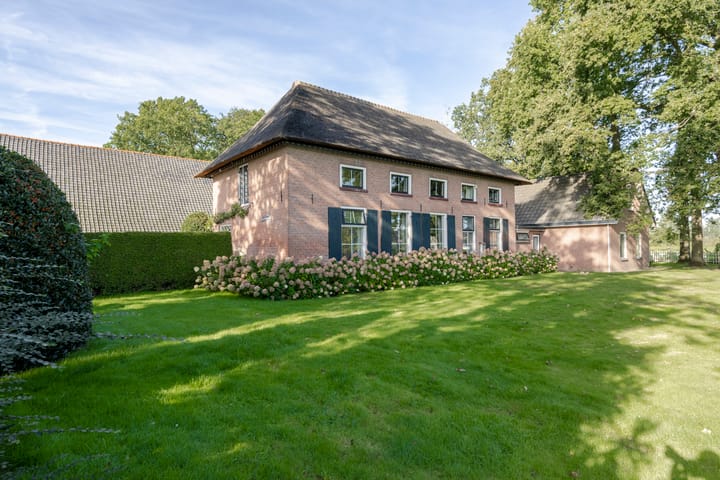 Photo 2 of Nederwoudseweg 70