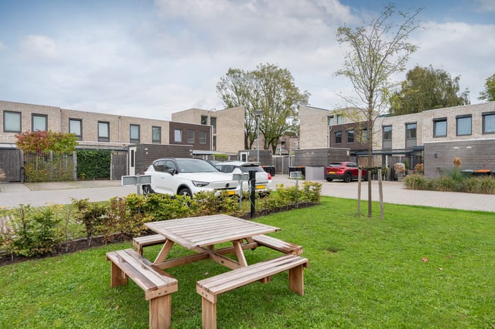 Hoekwoning te koop: Klepel 14, Emmen