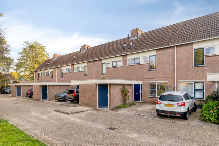 Tussenwoning te koop: Astertuin 23, Zoetermeer