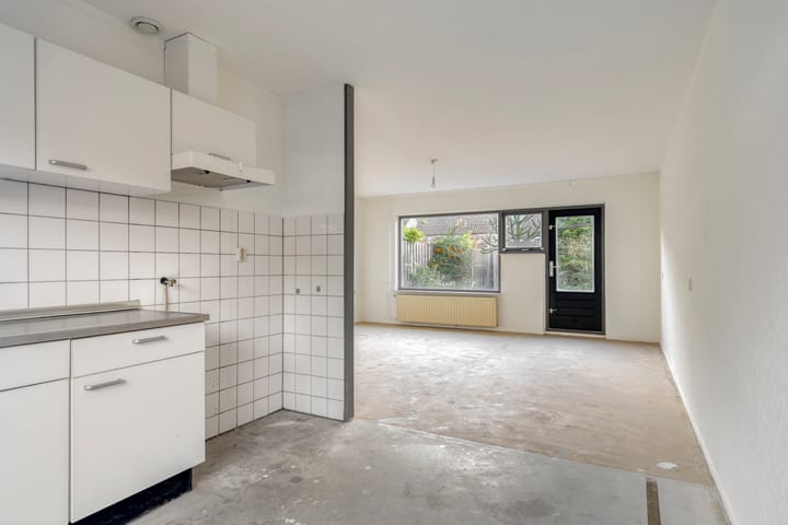 Tussenwoning te koop: Astertuin 23, Zoetermeer