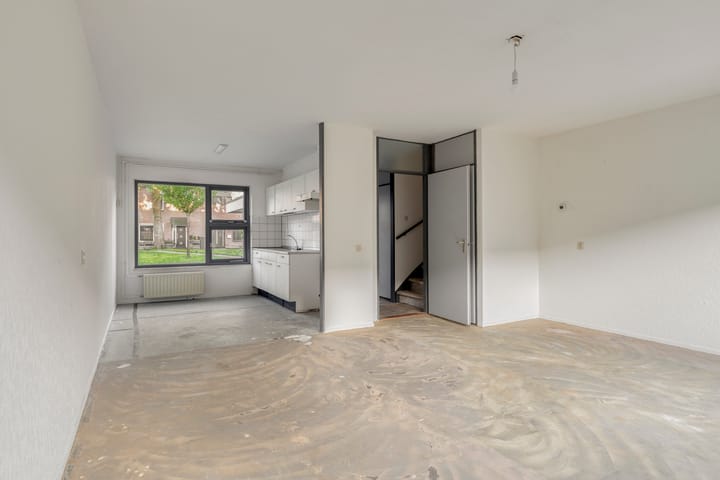 Tussenwoning te koop: Astertuin 23, Zoetermeer