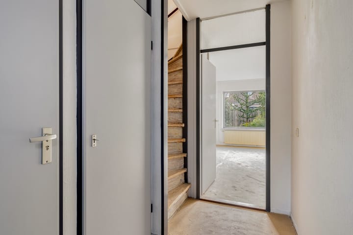 Tussenwoning te koop: Astertuin 23, Zoetermeer