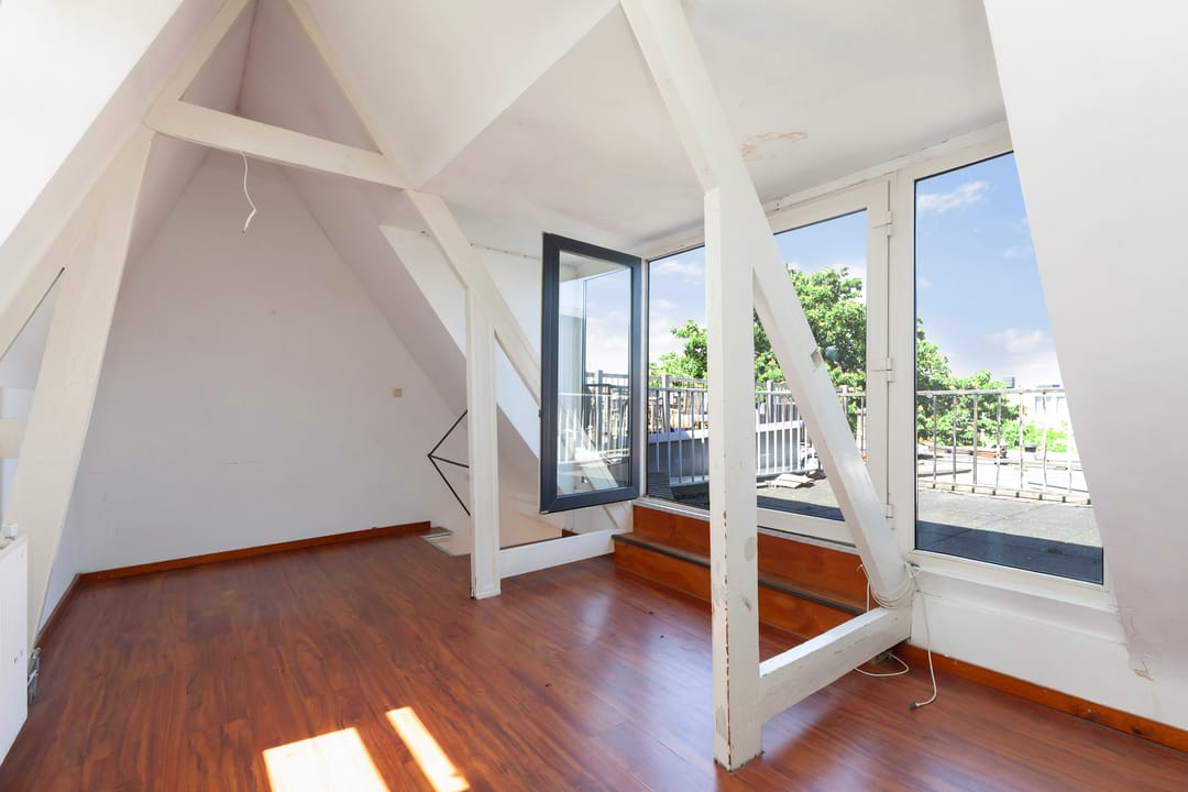 Photo 16 of Hondiusstraat 13-D