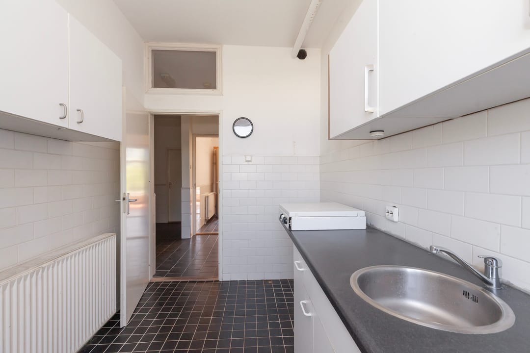 Photo 8 of Hondiusstraat 13-D