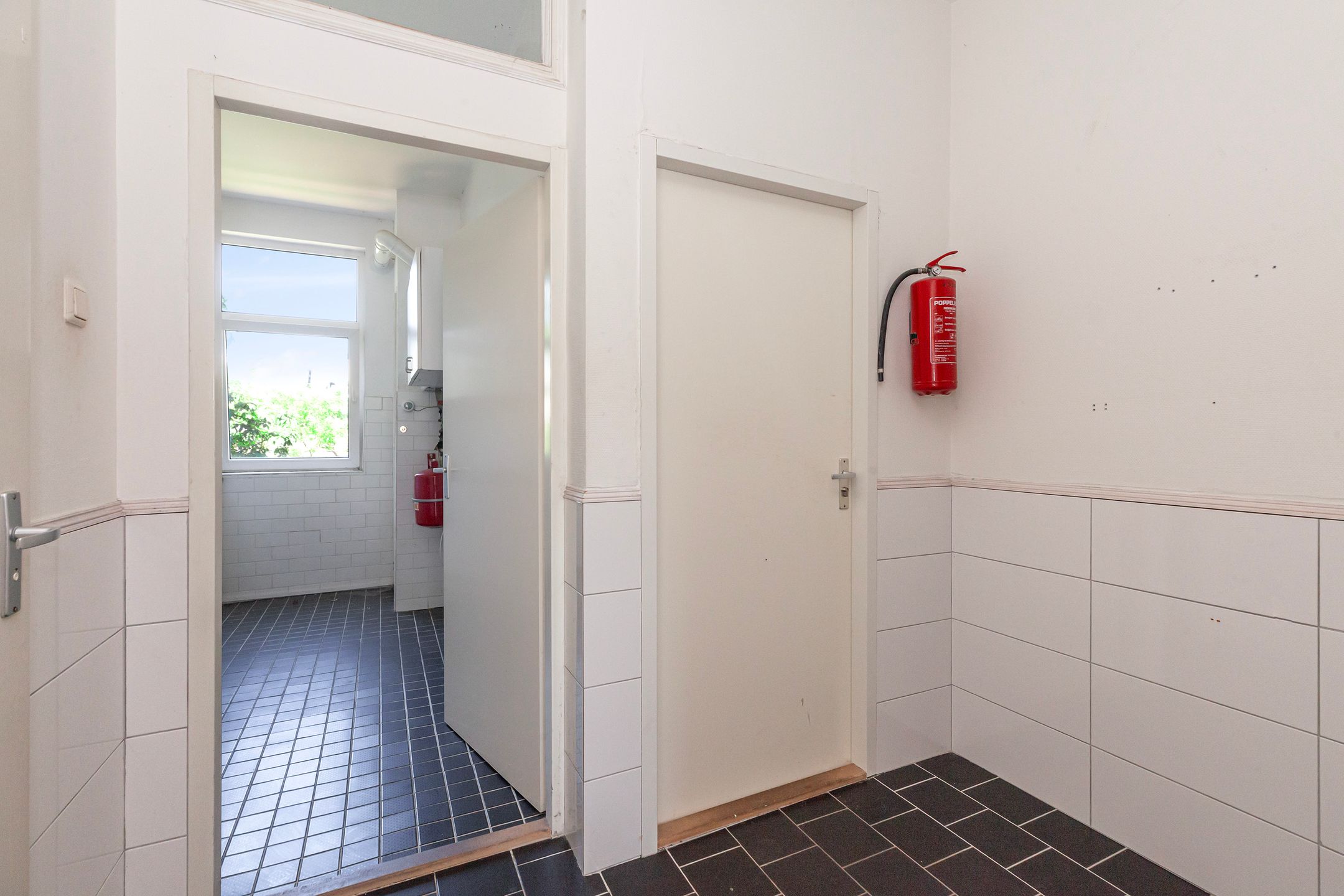 Photo 6 of Hondiusstraat 13-D