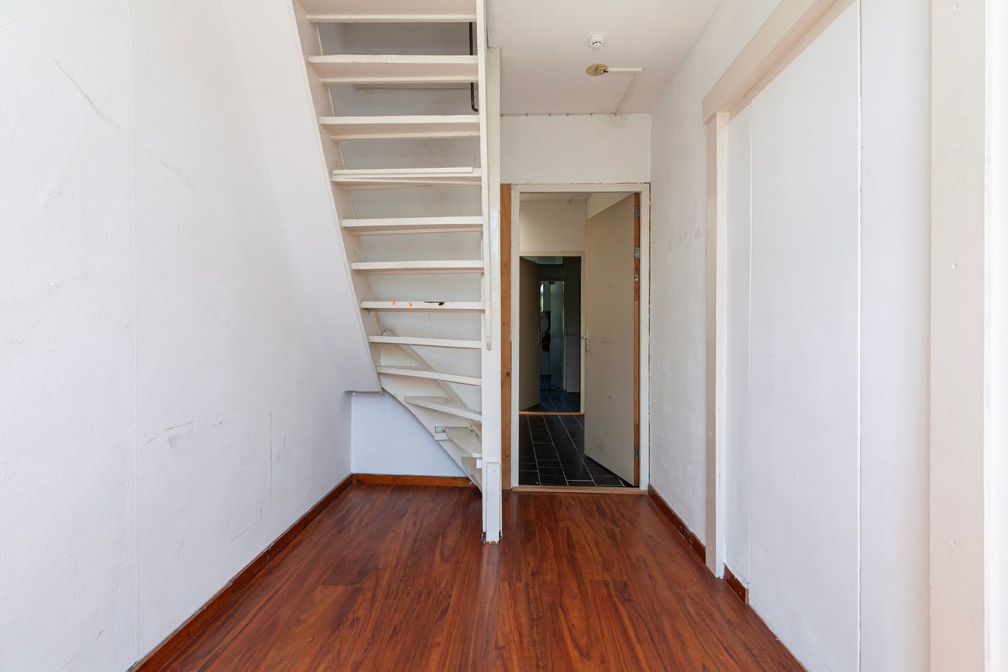 Photo 4 of Hondiusstraat 13-D