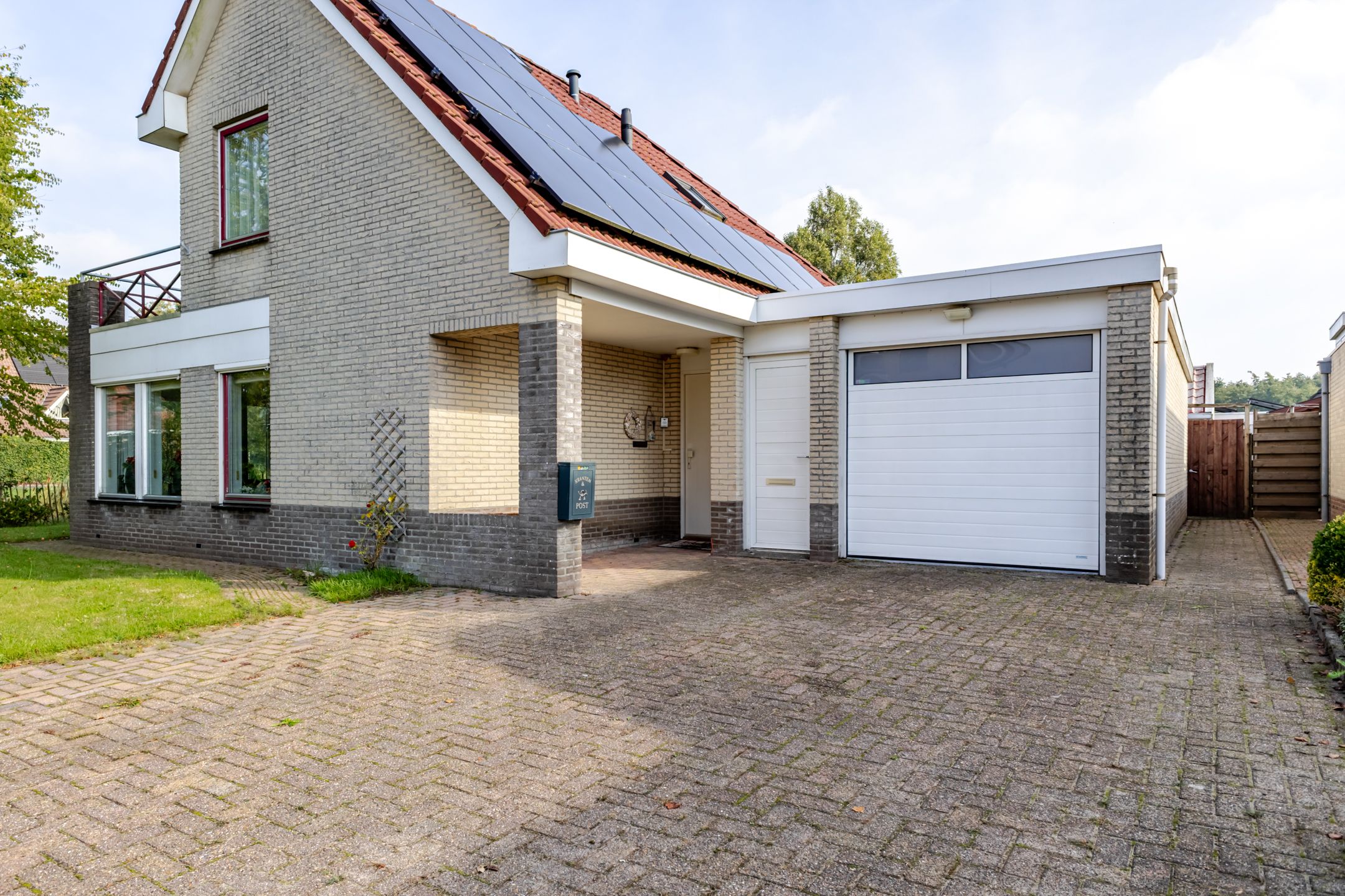 Photo 6 of Roggeblom 1
