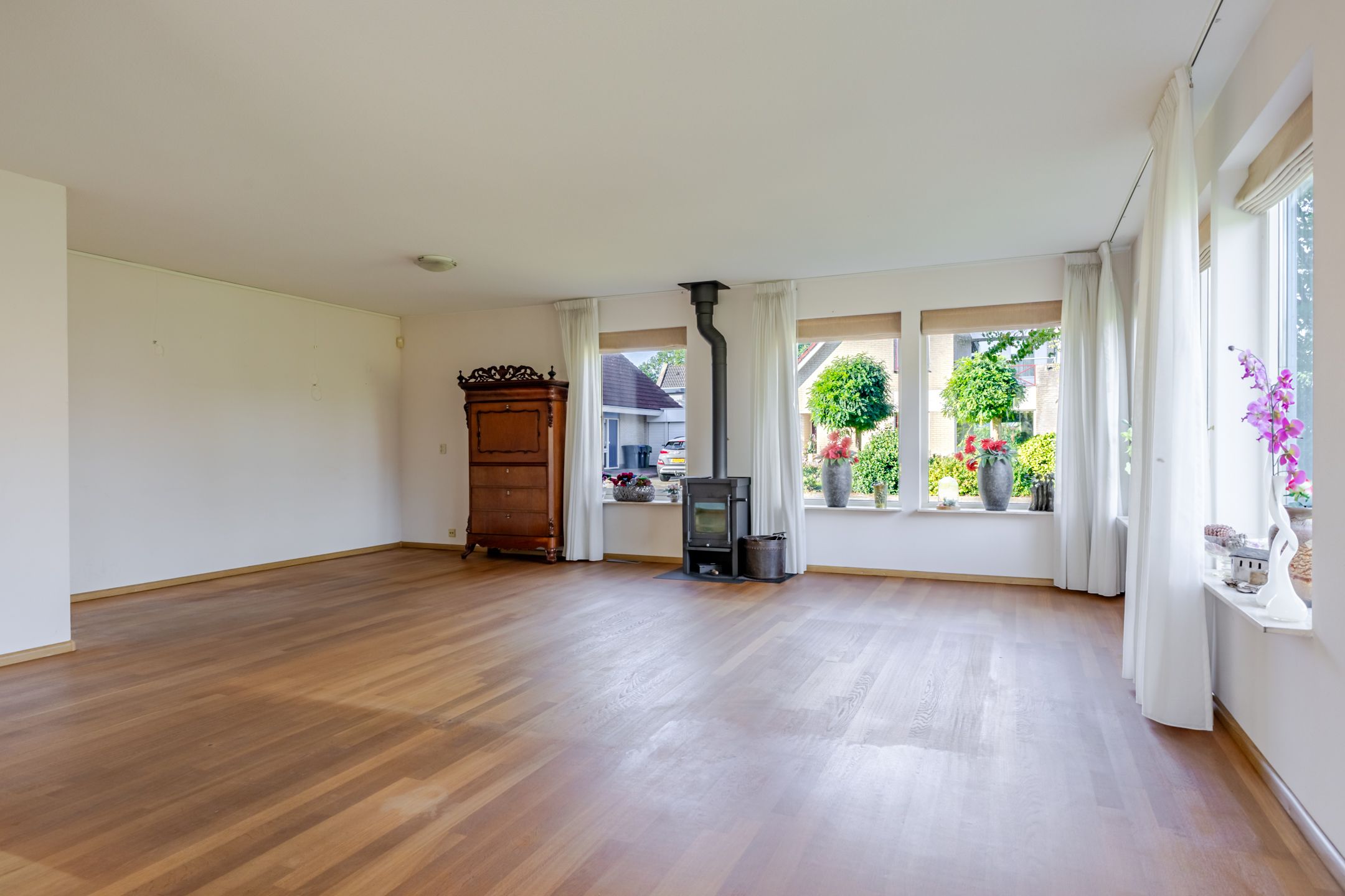 Photo 12 of Roggeblom 1
