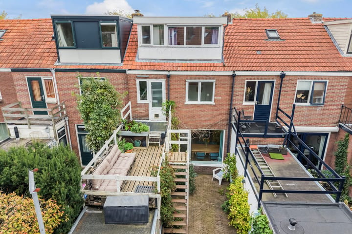Tussenwoning te koop: Frans van Mierisstraat 14, Leeuwarden