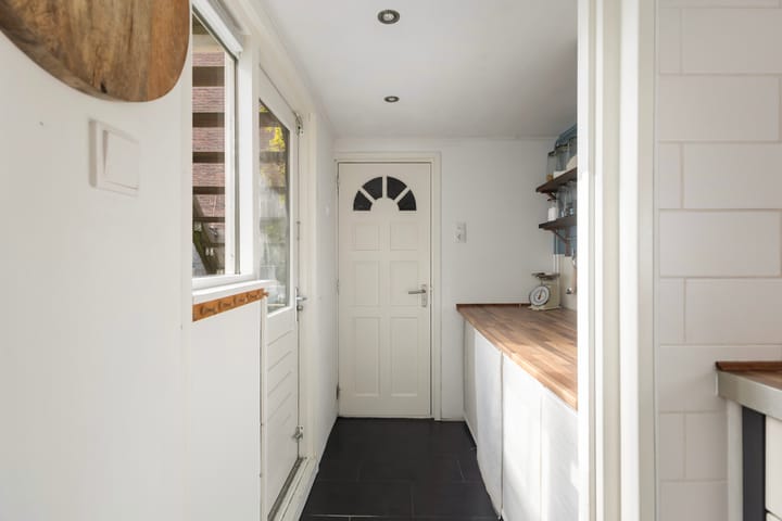Tussenwoning te koop: Frans van Mierisstraat 14, Leeuwarden