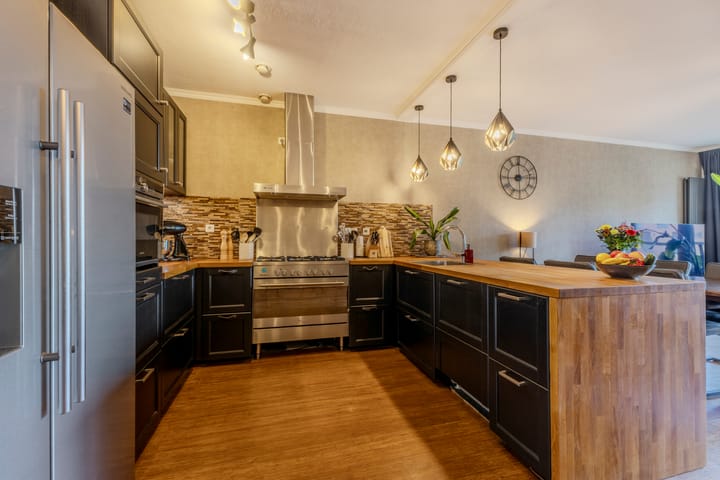 Appartement te koop: Teakhout 102, Zaandam