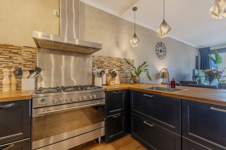 Appartement te koop: Teakhout 102, Zaandam