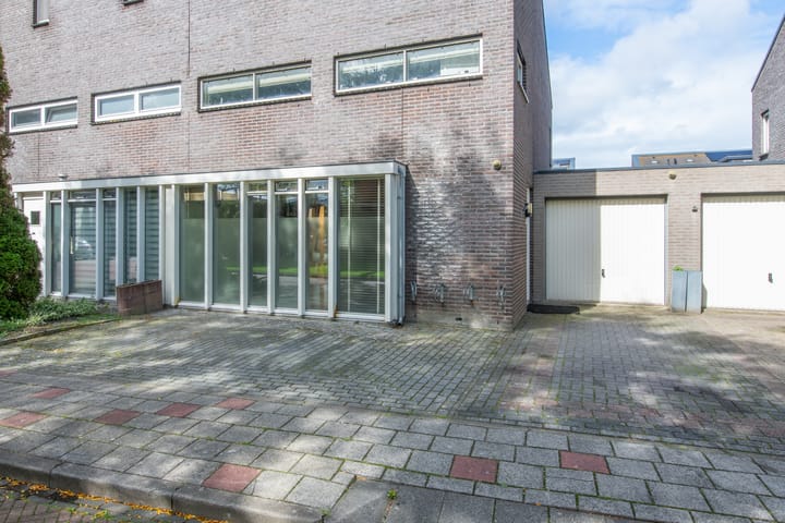 Tussenwoning te koop: Annie van Eestuin 10, Heerhugowaard