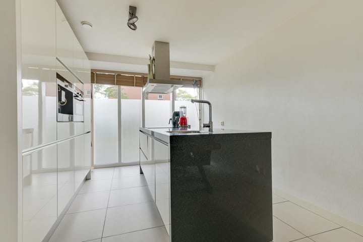 Tussenwoning te koop: Annie van Eestuin 10, Heerhugowaard