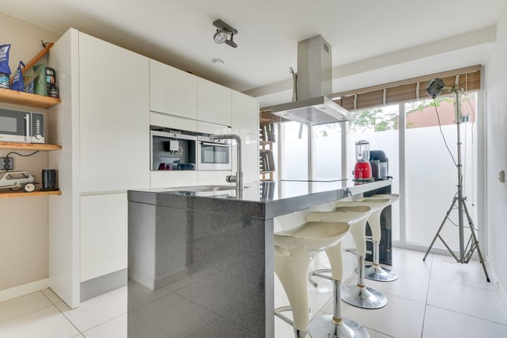 Tussenwoning te koop: Annie van Eestuin 10, Heerhugowaard