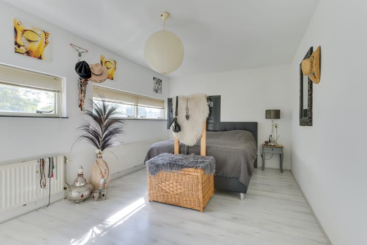 Tussenwoning te koop: Annie van Eestuin 10, Heerhugowaard