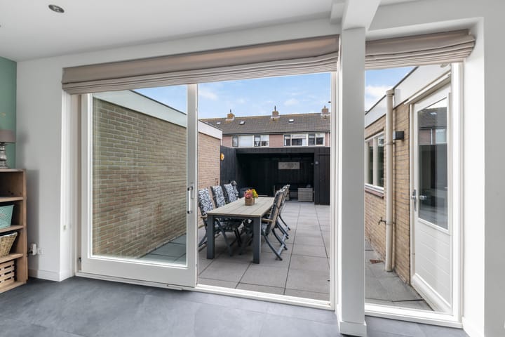 Tussenwoning te koop: Prins Bernhardweg 13, Kockengen