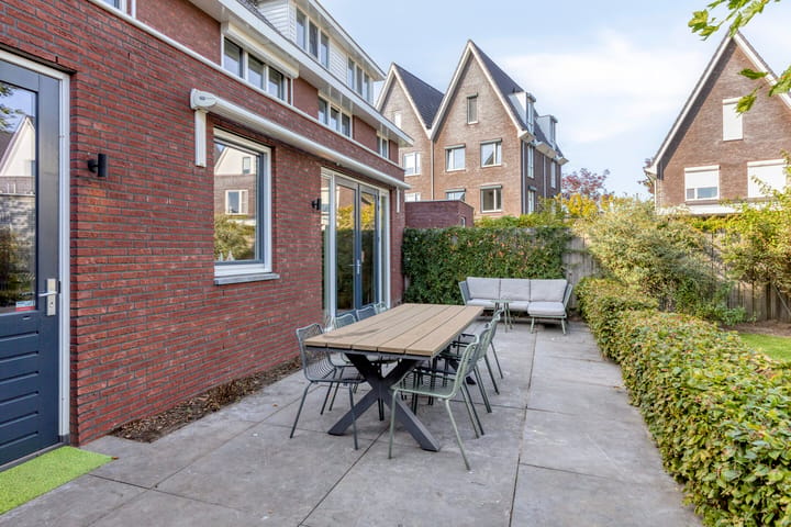 Tussenwoning te koop: Rapsodieweg 51, Rosmalen