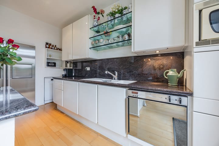 Tussenwoning te koop: Karel Doormanlaan 7, Oegstgeest