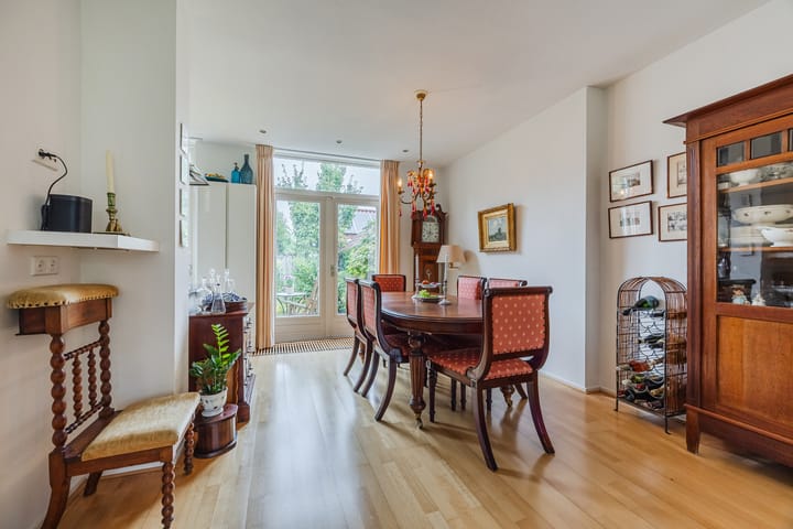 Tussenwoning te koop: Karel Doormanlaan 7, Oegstgeest